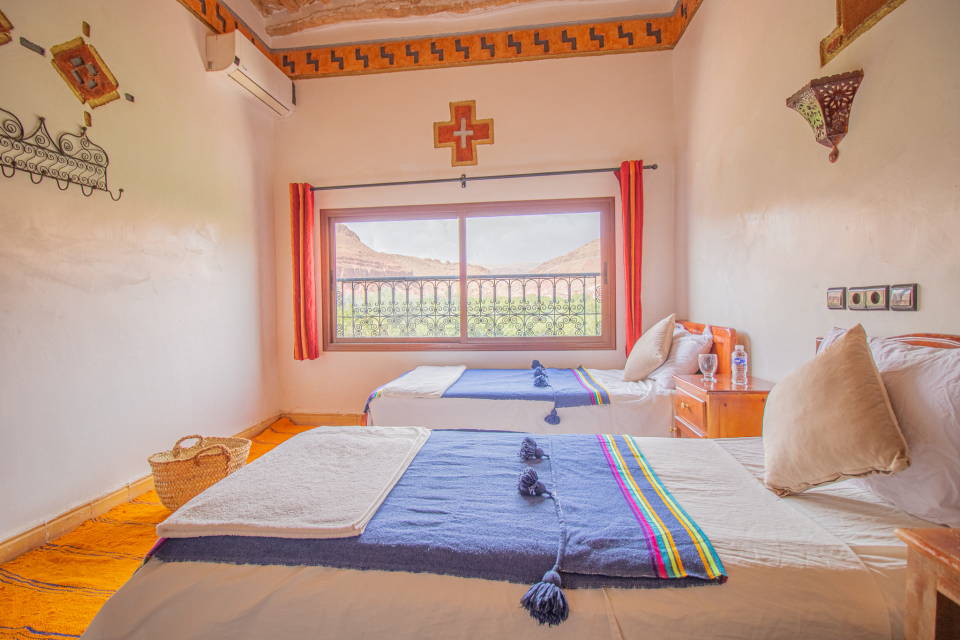 Twin Room at Hotel Awayou Valée Rose — photograph 2 of 4
