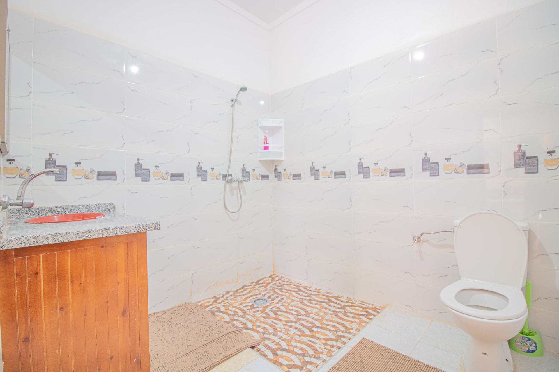 Quadruple Room at Hotel Awayou Valée Rose — photograph 3 of 3