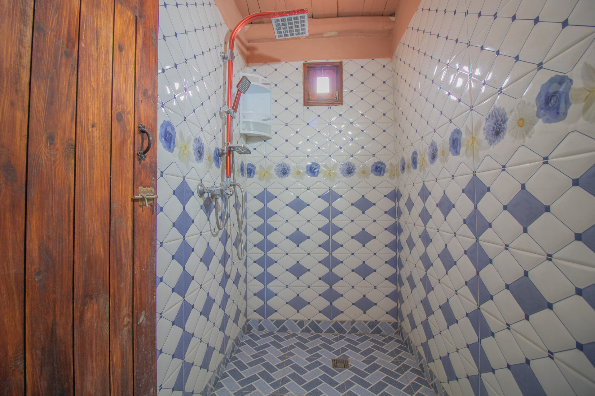 Triple Room — Kasbah View at Hotel Awayou Valée Rose — photograph 4 of 5